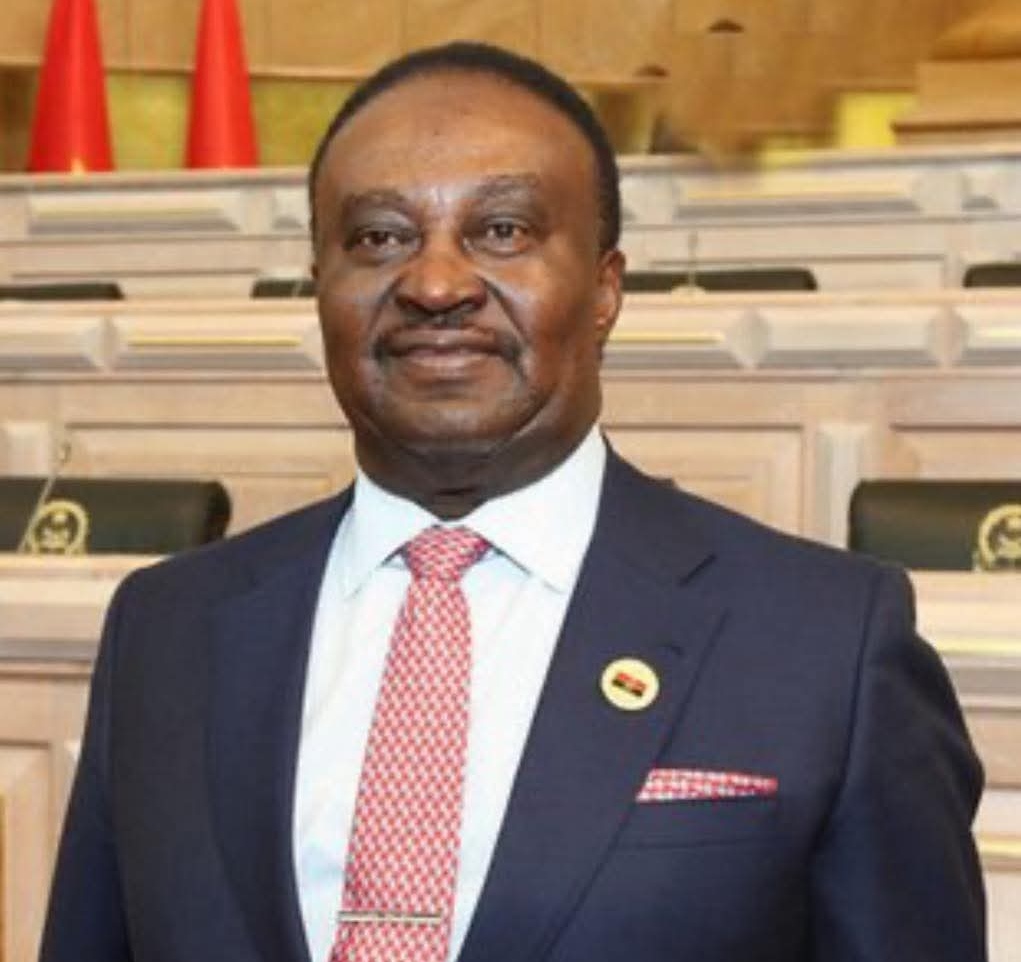 Comissão Nacional Eleitoral, consternada com o falecimento de Fernando da Piedade Dias dos Santos.