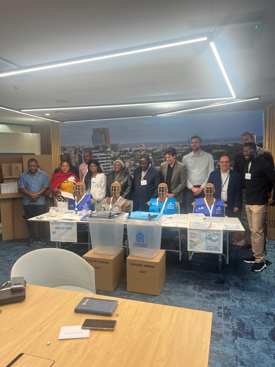 INDRA apresenta à CNE amostras do material eleitoral não sensível para as Eleições Gerais de 2027.