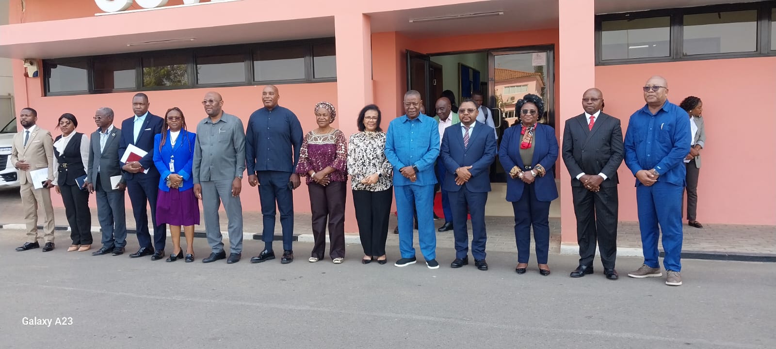 Presidente da CPE Malanje José Muhongo já trabalha no seu gabinete.