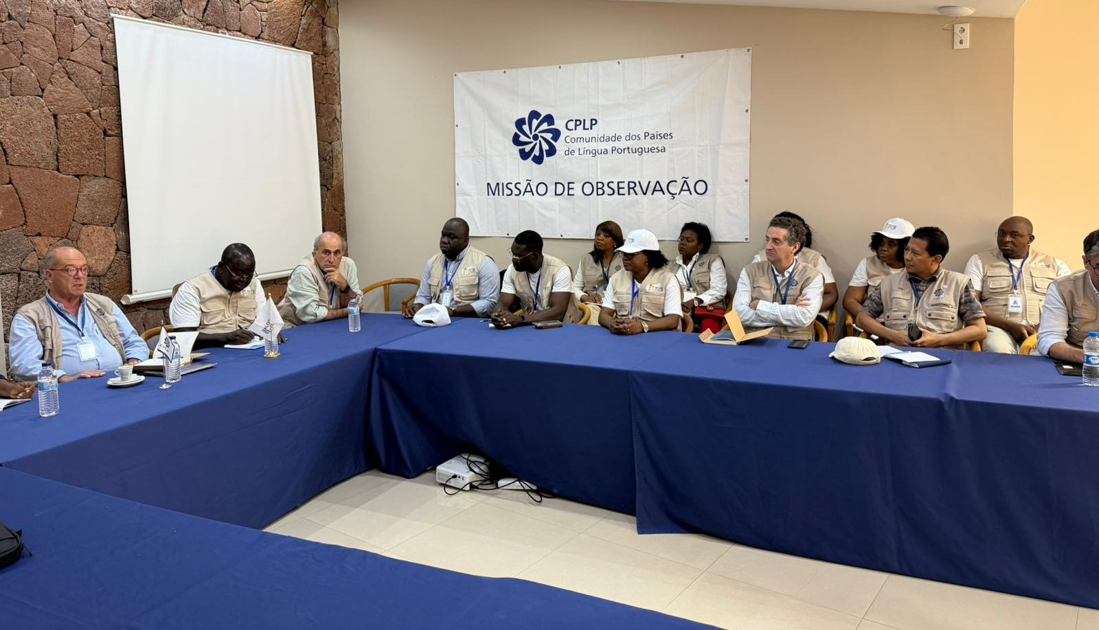 CNE de Angola chefia Missão de observação da ROJAE-CPLP que participa nas Eleições Legislativas de Cabo Verde.